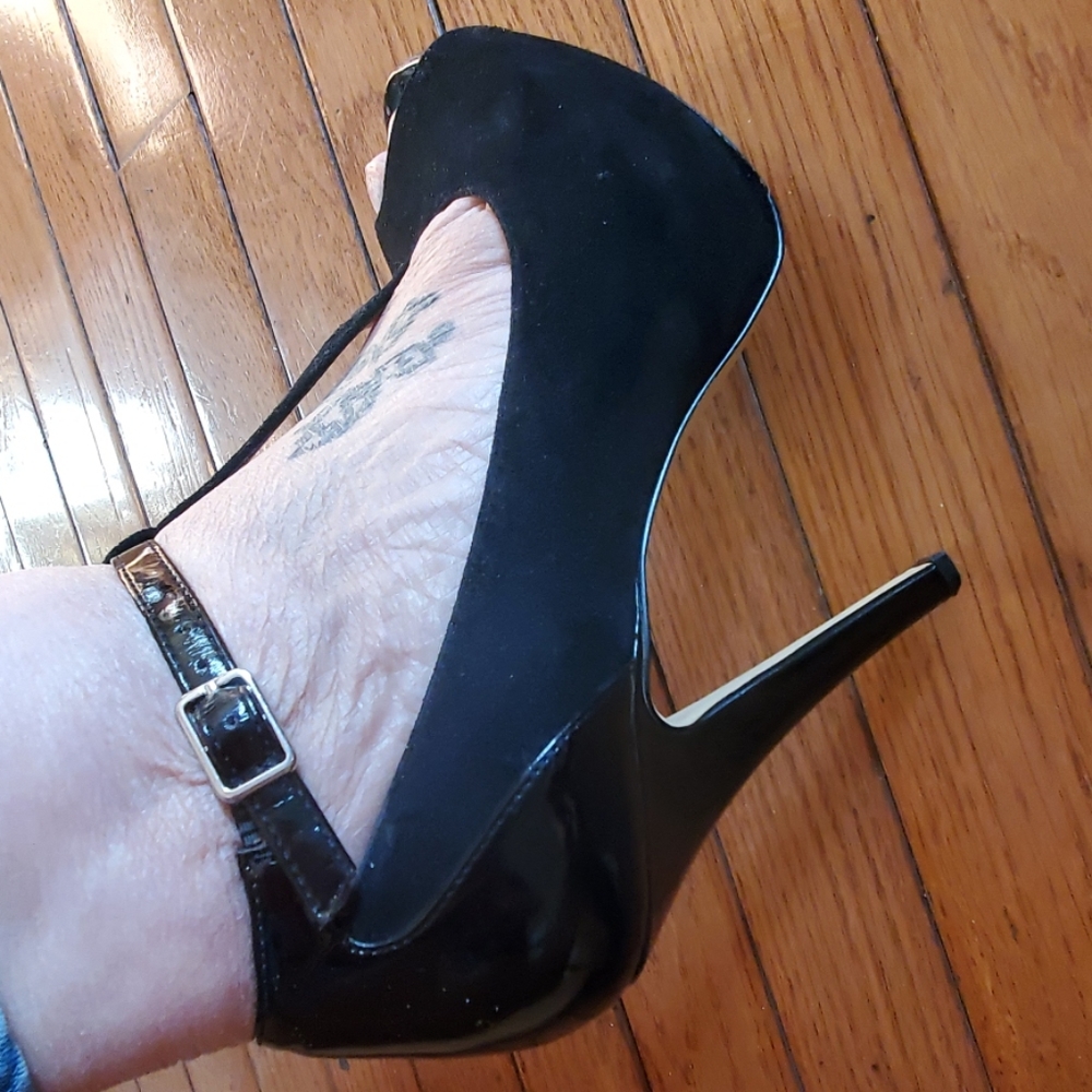 Black Open Toe Heels - image 5
